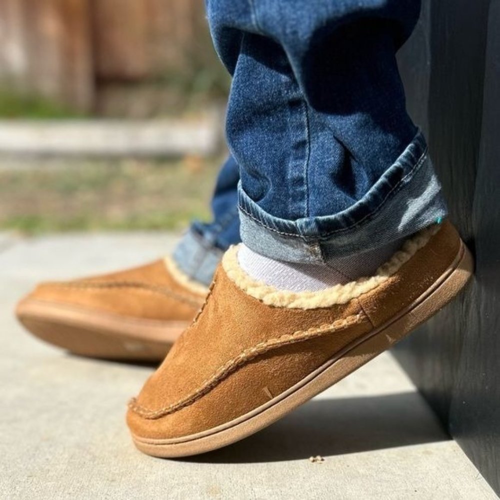 Men’s Cozy Slippers in Tan
